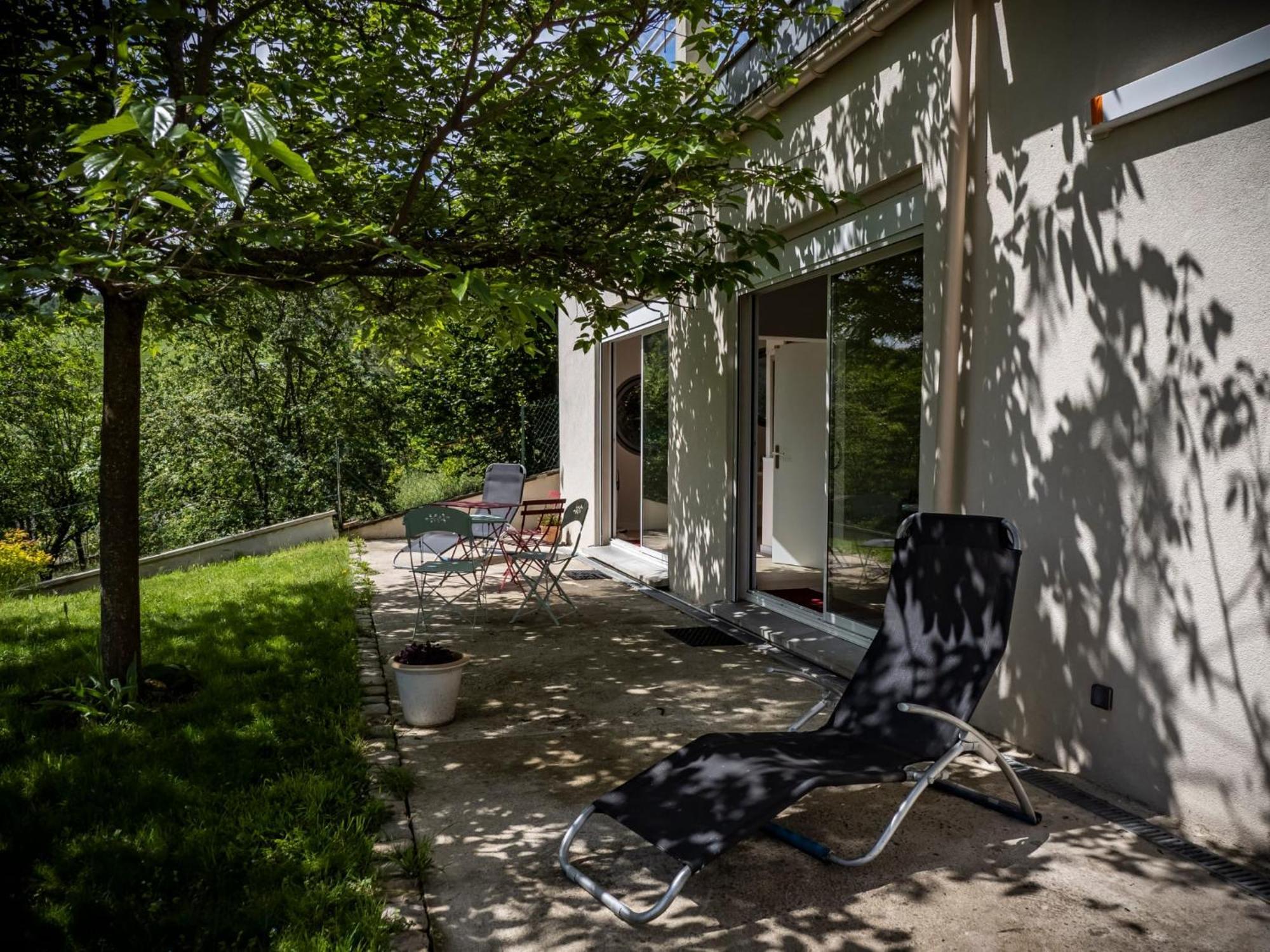 Apartmán La Maison Sous Le Noyer Montessut Exteriér fotografie